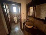 Girne Karşıyaka'da Akdeniz Mimarisi İle Muhteşem Dağ ve Deniz Manzaralı Satılık 4+1 Taş Villa!