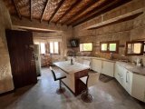 Girne Karşıyaka'da Akdeniz Mimarisi İle Muhteşem Dağ ve Deniz Manzaralı Satılık 4+1 Taş Villa!