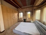 Girne Karşıyaka'da Akdeniz Mimarisi İle Muhteşem Dağ ve Deniz Manzaralı Satılık 4+1 Taş Villa!