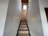 Girne Karşıyaka'da Akdeniz Mimarisi İle Muhteşem Dağ ve Deniz Manzaralı Satılık 4+1 Taş Villa!