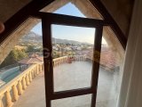Girne Karşıyaka'da Akdeniz Mimarisi İle Muhteşem Dağ ve Deniz Manzaralı Satılık 4+1 Taş Villa!