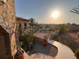 Girne Karşıyaka'da Akdeniz Mimarisi İle Muhteşem Dağ ve Deniz Manzaralı Satılık 4+1 Taş Villa!