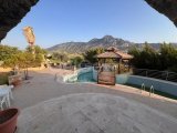 Girne Karşıyaka'da Akdeniz Mimarisi İle Muhteşem Dağ ve Deniz Manzaralı Satılık 4+1 Taş Villa!