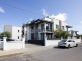 Ozanköy'de Otellere yakın 2+1 daire + Çim Bahçeye sahip aileler için huzurlu ve güvenli günlük kiralık daire