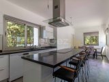 Ozanköy'de 4 Yatak Odalı Yepyeni Modern Tasarım Villa + Özel Havuz + Çatı Terası + Geniş Arsa Boyutu