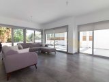 Ozanköy'de 4 Yatak Odalı Yepyeni Modern Tasarım Villa + Özel Havuz + Çatı Terası + Geniş Arsa Boyutu