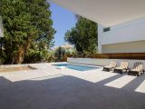 Ozanköy'de 4 Yatak Odalı Yepyeni Modern Tasarım Villa + Özel Havuz + Çatı Terası + Geniş Arsa Boyutu