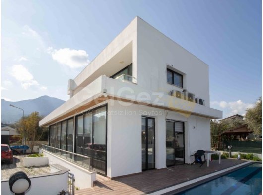 Ozanköy'de 3 Yatak Odalı Havuzlu Modern Villa