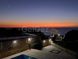 FİYAT DÜŞÜRÜLDÜ! ÖDEME PLANLI Küçük Erenköy'de 3 Yatak Odalı Havuzlu Panoramik Deniz Manzaralı Villa