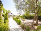 4 yatak odalı satılık villa + eşyalı + ortak havuz + özel bahçe + denize 100 metre yürüme mesafesi £350,000