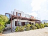 4 yatak odalı satılık villa + eşyalı + ortak havuz + özel bahçe + denize 100 metre yürüme mesafesi £350,000