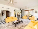 4 yatak odalı satılık villa + eşyalı + ortak havuz + özel bahçe + denize 100 metre yürüme mesafesi £350,000