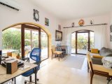 4 yatak odalı satılık villa + eşyalı + ortak havuz + özel bahçe + denize 100 metre yürüme mesafesi £350,000