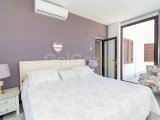 4 yatak odalı satılık villa + eşyalı + ortak havuz + özel bahçe + denize 100 metre yürüme mesafesi £350,000