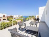 4 yatak odalı satılık villa + eşyalı + ortak havuz + özel bahçe + denize 100 metre yürüme mesafesi £350,000