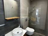 Alsancak'ta Satılık Taşınmaya Hazır Ful Eşyalı, Özel Çatı Teraslı, Dağ ve Deniz Manzaralı 2+1 Modern Penthouse Daire