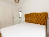 Bellapais'te Havuzlu Site İçerisinde Çatı Teraslı ve Ful Eşyalı 4+1 İkiz Villa
