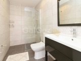Bellapais'te Havuzlu Site İçerisinde Çatı Teraslı ve Ful Eşyalı 4+1 İkiz Villa