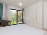 Bellapais'te Havuzlu Site İçerisinde Çatı Teraslı ve Ful Eşyalı 4+1 İkiz Villa