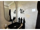 lexus Hotel'e Yürüme Mesafesinde Satılık 1+1 Renove Edilmiş Full Eşyalı Deniz Manzaralı Daire