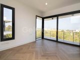 Çatalköy'de Modern, Lüks, Havuzlu, Deniz Manzaralı ve Türk Koçanlı Villa