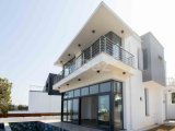 Çatalköy'de Modern, Lüks, Havuzlu, Deniz Manzaralı ve Türk Koçanlı Villa
