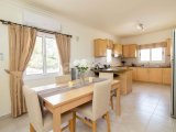 Esentepe'de Deniz Manzaralı ve Ful Eşyalı 3+1 İkiz Villa
