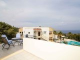 Esentepe'de Deniz Manzaralı ve Ful Eşyalı 3+1 İkiz Villa