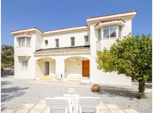 Esentepe'de Deniz Manzaralı ve Ful Eşyalı 3+1 İkiz Villa