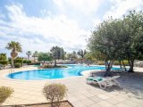Esentepe'de Deniz Manzaralı ve Ful Eşyalı 3+1 İkiz Villa
