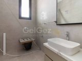 Esentepe'de Teslime Hazır Havuzlu Şömineli Özel Çatı Teraslı Dağ ve Deniz Manzaralı Lüks 3+1 Villa