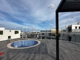 Girne Merkez'de Şahane Lüks Özel Çatı Teraslı Havuzlu 4+2 Penthouse
