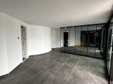Girne Merkez'de Şahane Lüks Özel Çatı Teraslı Havuzlu 4+2 Penthouse