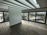 Girne Merkez'de Şahane Lüks Özel Çatı Teraslı Havuzlu 4+2 Penthouse