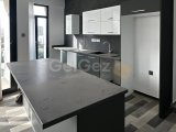 Girne Merkez'de Şahane Lüks Özel Çatı Teraslı Havuzlu 4+2 Penthouse