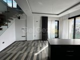 Girne Merkez'de Şahane Lüks Özel Çatı Teraslı Havuzlu 4+2 Penthouse