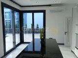 Karşıyaka'da Satılık 3+1 Lüks ve Modern Yapıya Sahip Denize Sıfır Villa