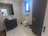 Karşıyaka'da Satılık 3+1 Lüks ve Modern Yapıya Sahip Denize Sıfır Villa