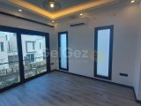 Karşıyaka'da Satılık 3+1 Lüks ve Modern Yapıya Sahip Denize Sıfır Villa