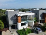 3 yatak odalı çağdaş tasarımlı LÜKS villa + deniz ve dağ manzarası + geniş teraslar