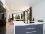 3 yatak odalı çağdaş tasarımlı LÜKS villa + deniz ve dağ manzarası + geniş teraslar