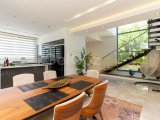 3 yatak odalı çağdaş tasarımlı LÜKS villa + deniz ve dağ manzarası + geniş teraslar