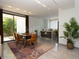 3 yatak odalı çağdaş tasarımlı LÜKS villa + deniz ve dağ manzarası + geniş teraslar