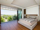 3 yatak odalı çağdaş tasarımlı LÜKS villa + deniz ve dağ manzarası + geniş teraslar