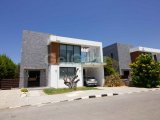 3 yatak odalı çağdaş tasarımlı LÜKS villa + deniz ve dağ manzarası + geniş teraslar