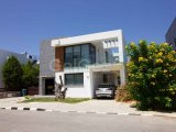 3 yatak odalı çağdaş tasarımlı LÜKS villa + deniz ve dağ manzarası + geniş teraslar