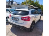 Mercedes-Benz  GLA 200