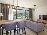 2 yatak odalı modern penthouse daire + ödüllü butik otel ve şarap çiftliğinin bir parçası + ortak yüzme havuzu + spor salonu + kafe + sauna + çocuk oyun alanı +