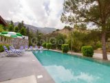 Bellapais'de Türk Koçanlı 3+1 Full Eşyalı İkiz Villa