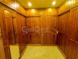 4 yatak odalı ikinci el villa + Roma End Yüzme Havuzu + Büyük Arsa Büyüklüğü + Merkezi Isıtma + Garaj. Satıcının adına tapu – KDV'si ödenmiş ve 74 Öncesi Tü